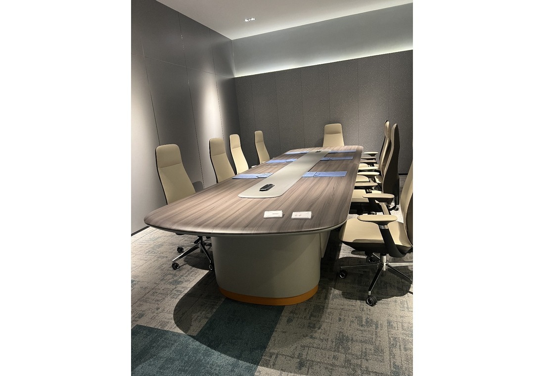 Big Meeting table