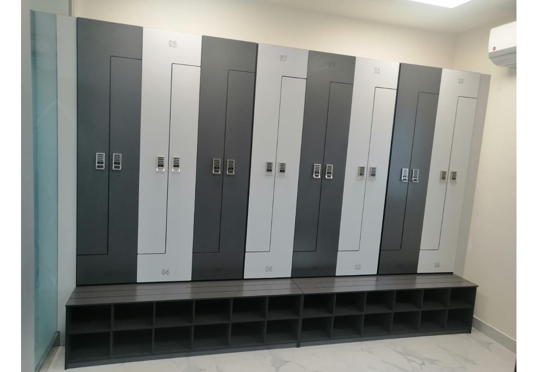 With Show Rack